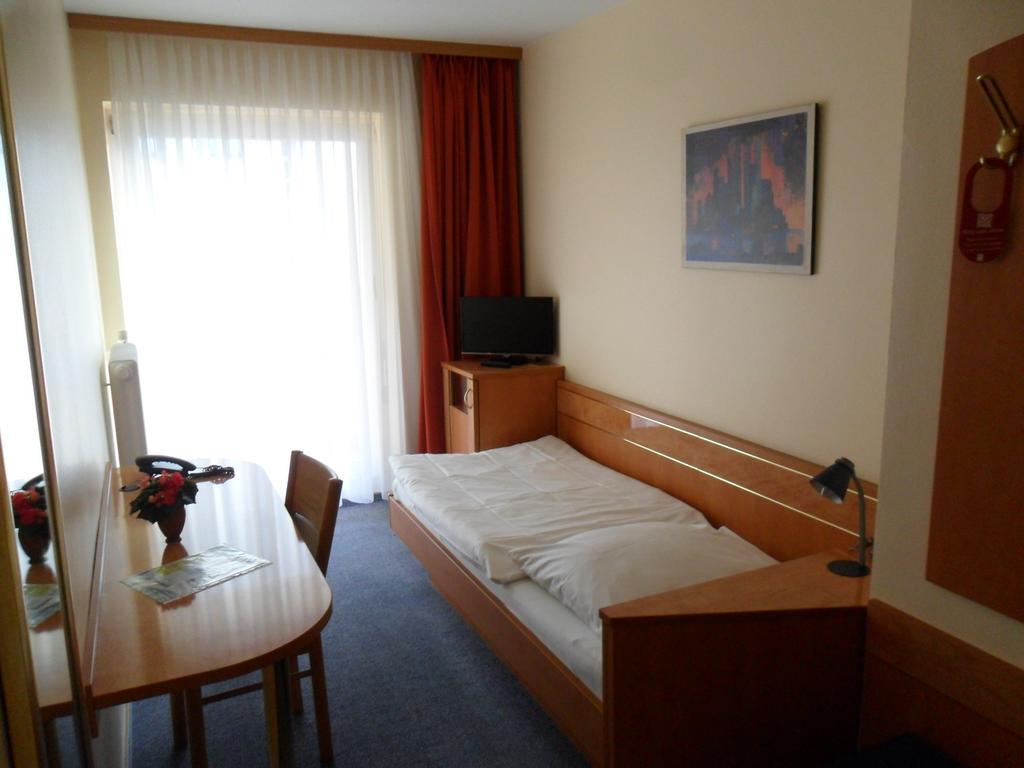 Hotel Europa Pforzheim Habitación foto